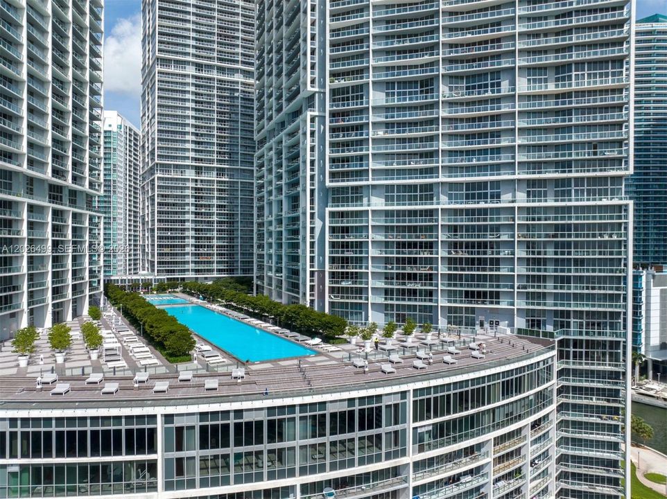 出租: $4,400 (2 贝兹, 2 浴室, 1012 平方英尺)