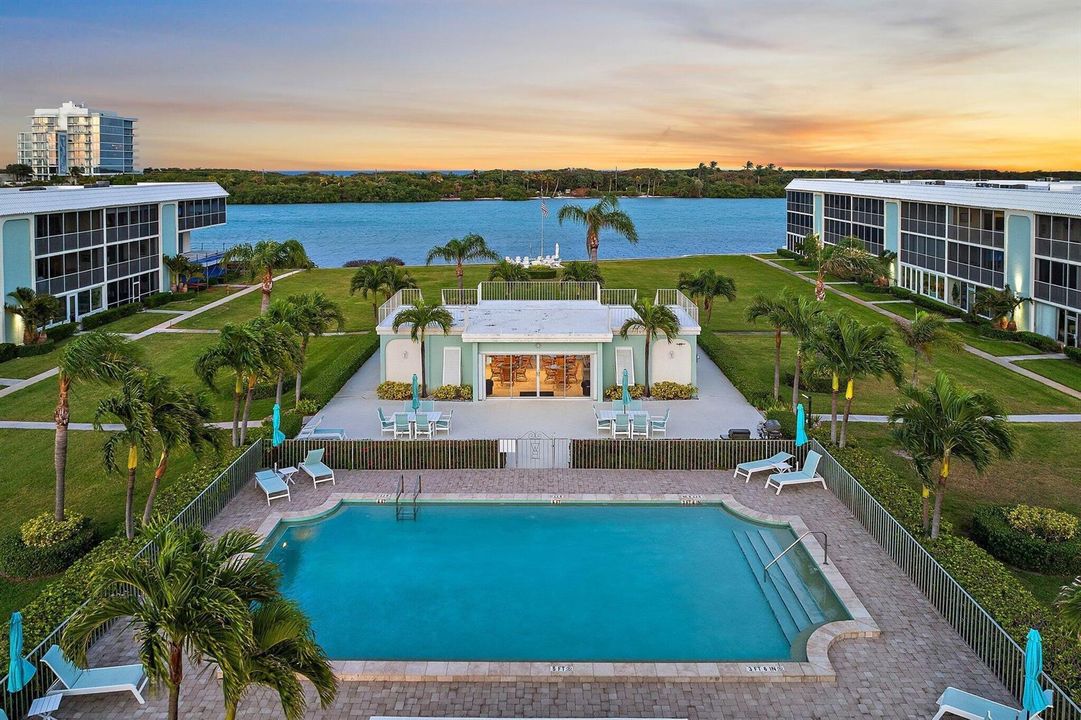 015-100WaterwayRd-E305-Tequesta-SMALL