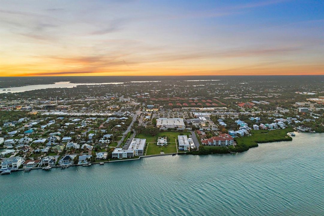 008-100WaterwayRd-E305-Tequesta-SMALL