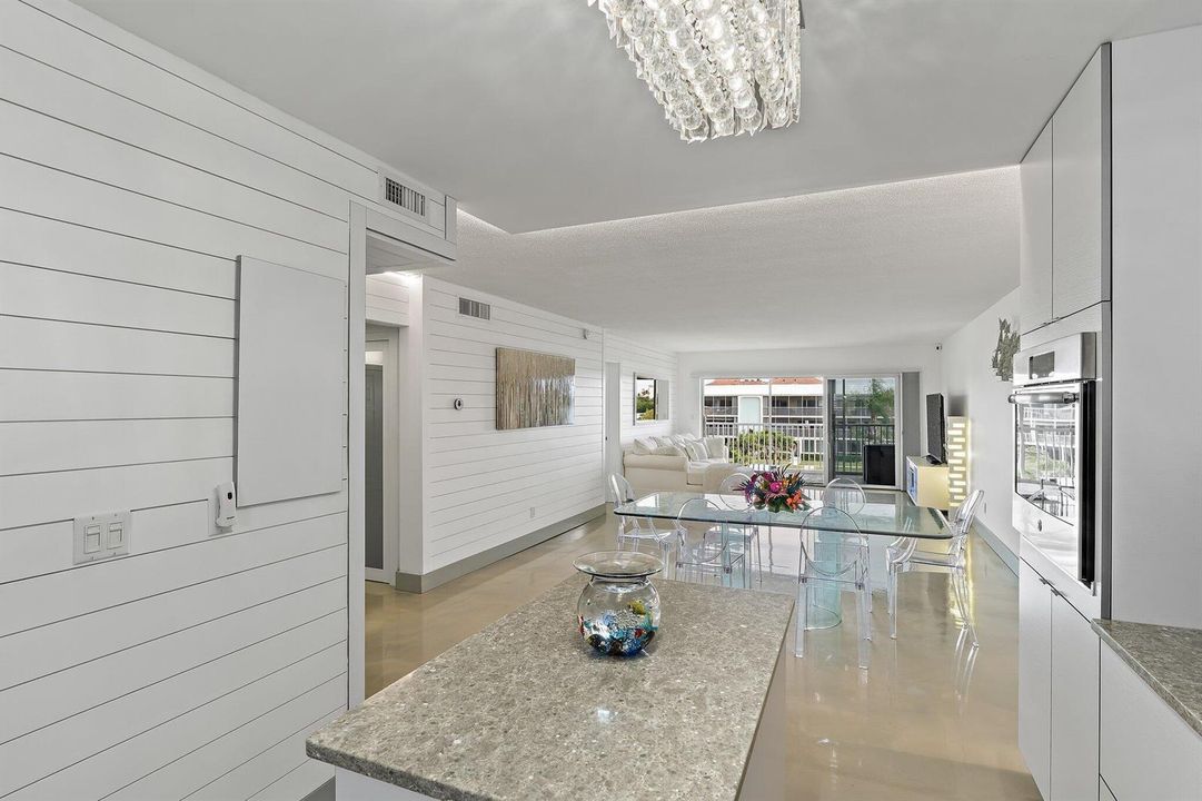 015-100WaterwayRd-E305-Tequesta-SMALL