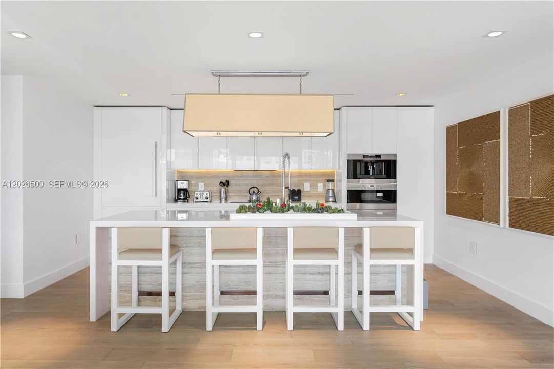 En Renta: $45,000 (3 camas, 3 baños, 2318 Pies cuadrados)