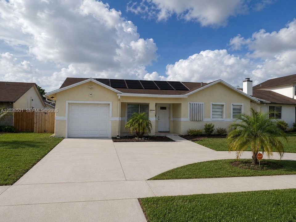 For Sale: $475,000 (3 beds, 2 baths, 1727 Square Feet)