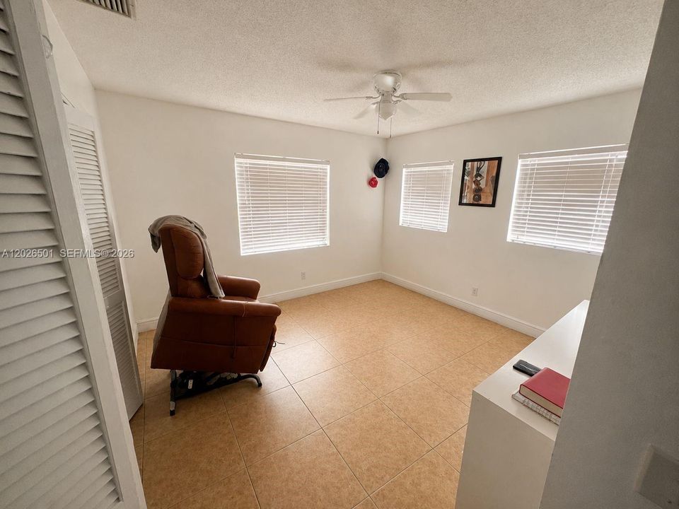 For Sale: $475,000 (3 beds, 2 baths, 1727 Square Feet)