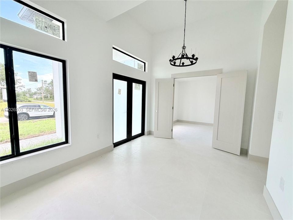 En Venta: $338,990 (4 camas, 2 baños, 1650 Pies cuadrados)