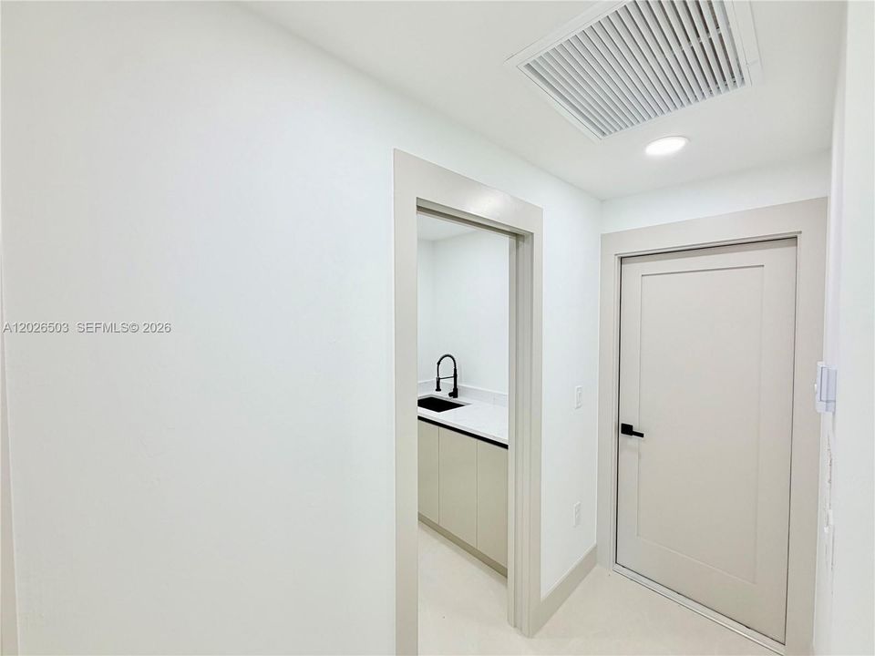 En Venta: $338,990 (4 camas, 2 baños, 1650 Pies cuadrados)