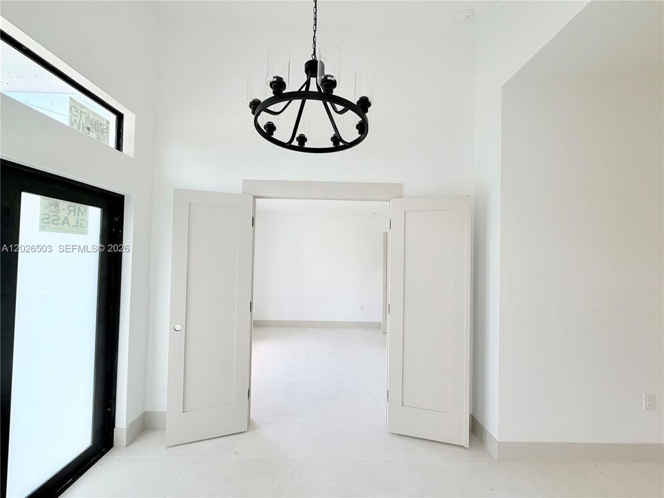 En Venta: $338,990 (4 camas, 2 baños, 1650 Pies cuadrados)