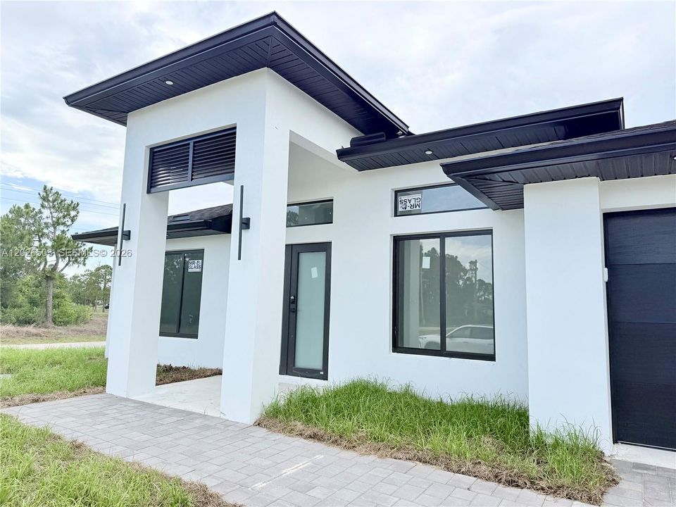 En Venta: $338,990 (4 camas, 2 baños, 1650 Pies cuadrados)