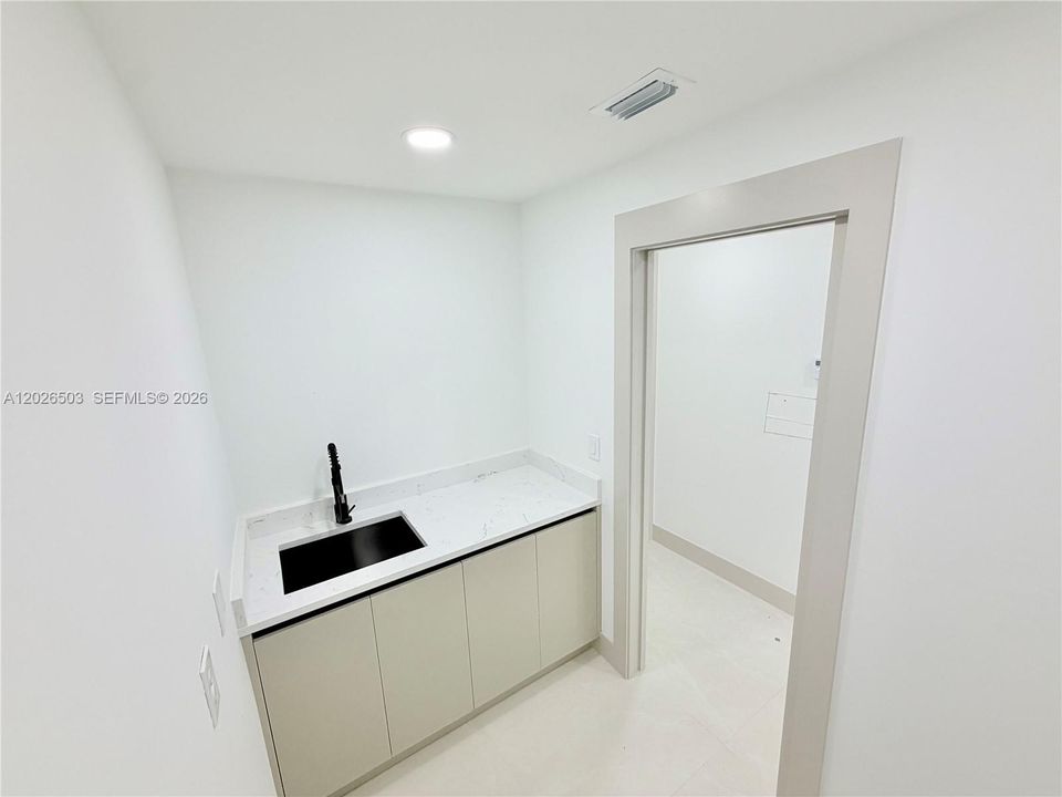 En Venta: $338,990 (4 camas, 2 baños, 1650 Pies cuadrados)