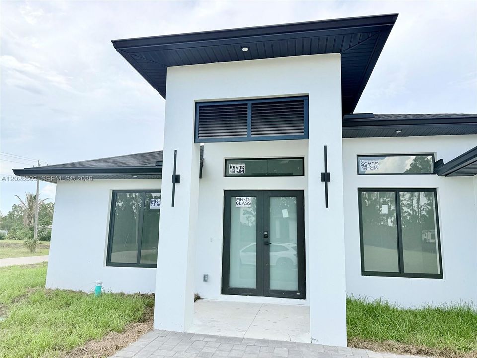 En Venta: $338,990 (4 camas, 2 baños, 1650 Pies cuadrados)