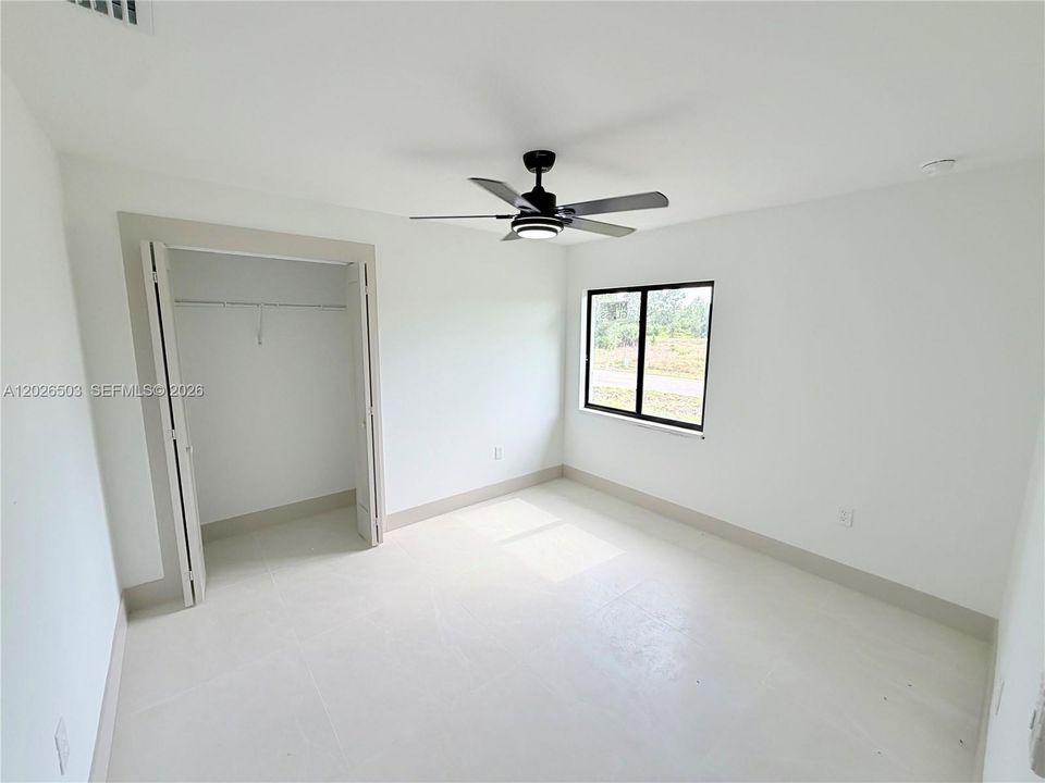 En Venta: $338,990 (4 camas, 2 baños, 1650 Pies cuadrados)