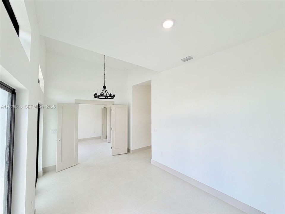 En Venta: $338,990 (4 camas, 2 baños, 1650 Pies cuadrados)