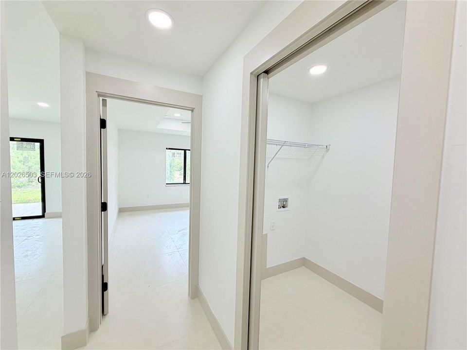 En Venta: $338,990 (4 camas, 2 baños, 1650 Pies cuadrados)