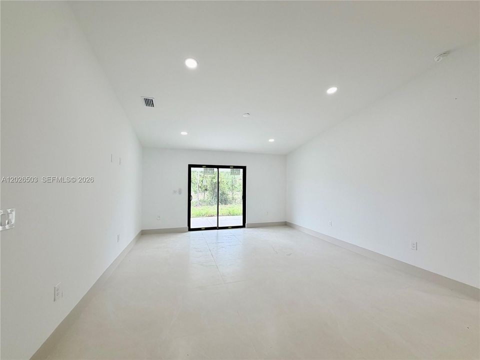 En Venta: $338,990 (4 camas, 2 baños, 1650 Pies cuadrados)