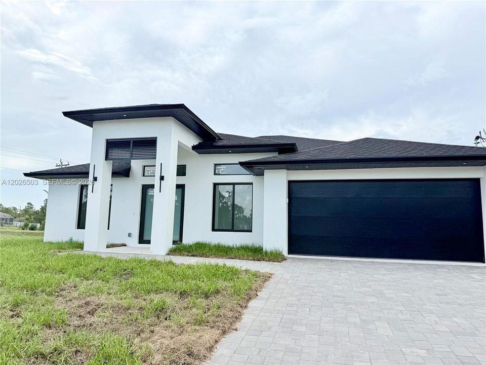 En Venta: $338,990 (4 camas, 2 baños, 1650 Pies cuadrados)