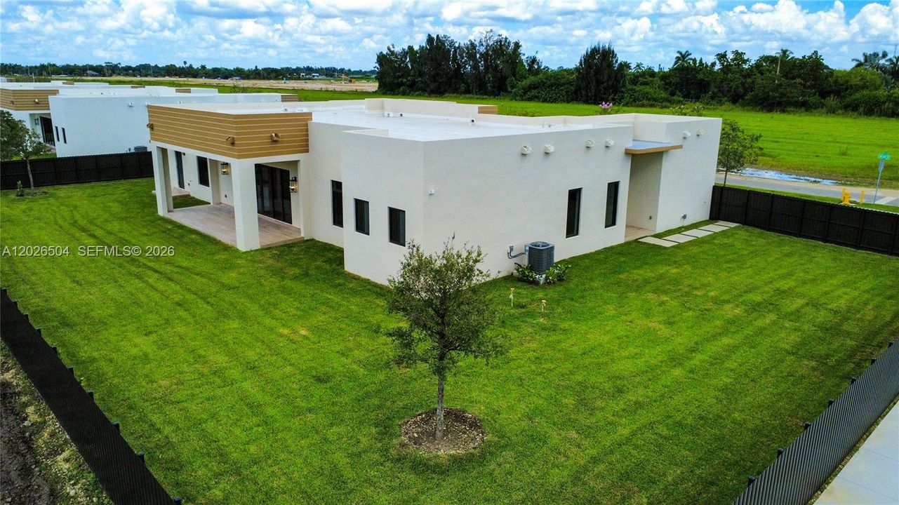 For Sale: $1,300,000 (5 beds, 4 baths, 3384 Square Feet)