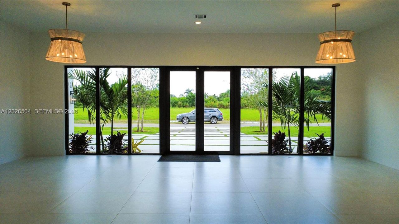 For Sale: $1,300,000 (5 beds, 4 baths, 3384 Square Feet)