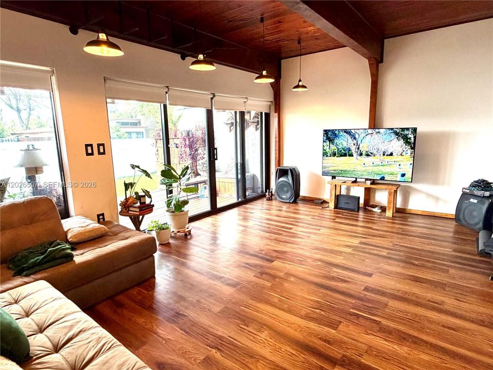 For Sale: $480,000 (3 beds, 2 baths, 1688 Square Feet)