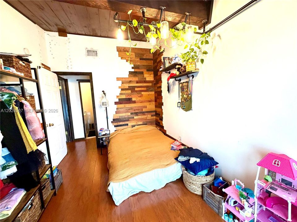 For Sale: $480,000 (3 beds, 2 baths, 1688 Square Feet)