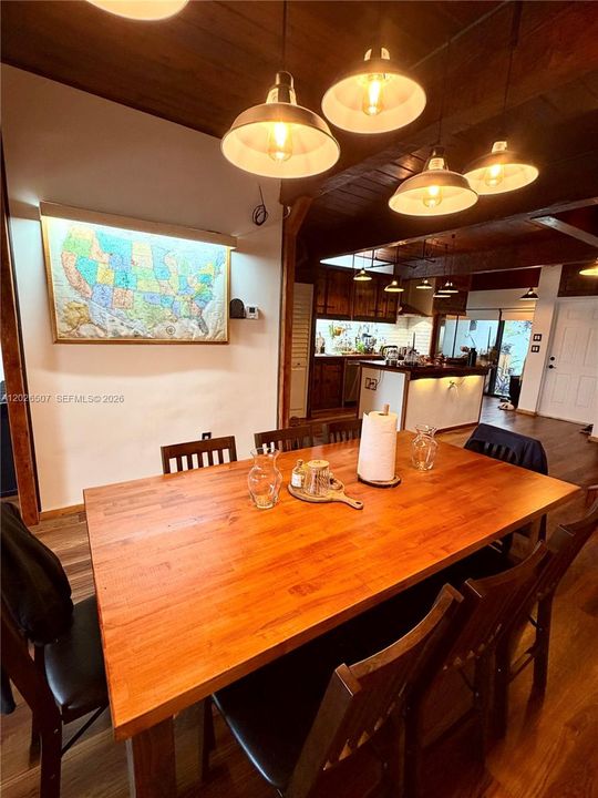 For Sale: $480,000 (3 beds, 2 baths, 1688 Square Feet)