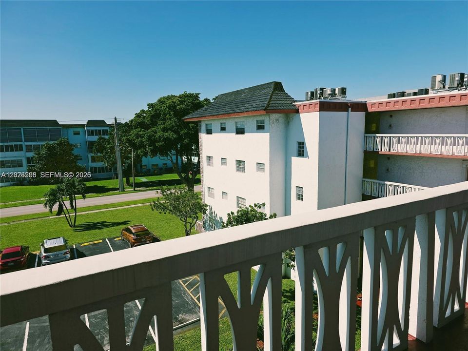 En Venta: $128,000 (2 camas, 2 baños, 1044 Pies cuadrados)