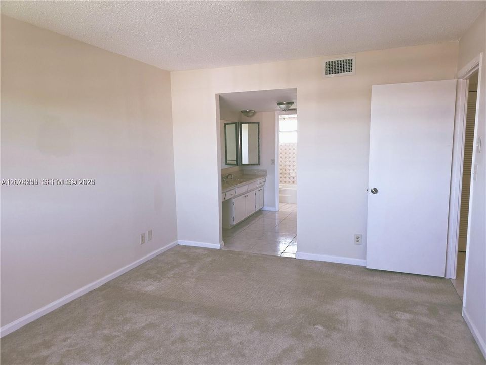 En Venta: $128,000 (2 camas, 2 baños, 1044 Pies cuadrados)
