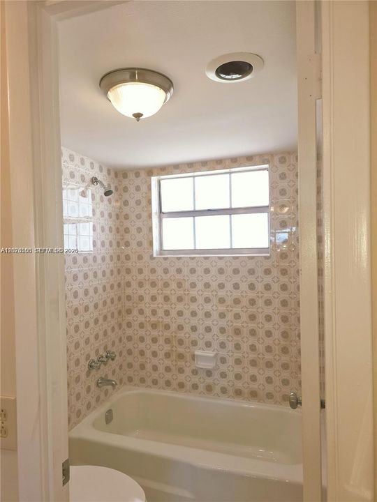 En Venta: $128,000 (2 camas, 2 baños, 1044 Pies cuadrados)