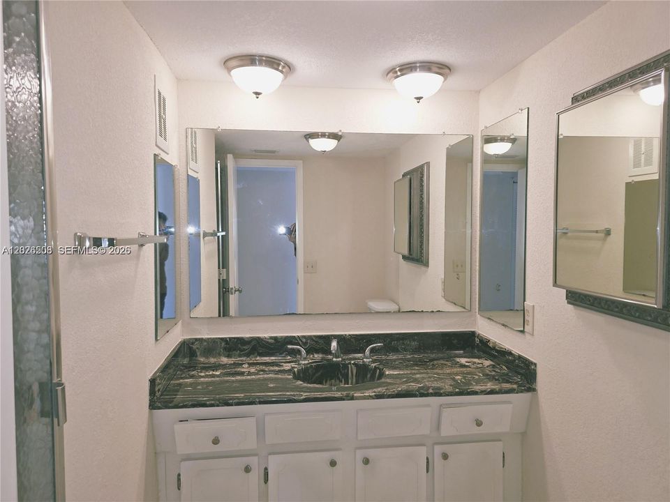 En Venta: $128,000 (2 camas, 2 baños, 1044 Pies cuadrados)