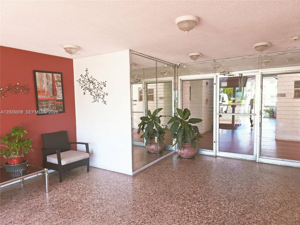 En Venta: $128,000 (2 camas, 2 baños, 1044 Pies cuadrados)