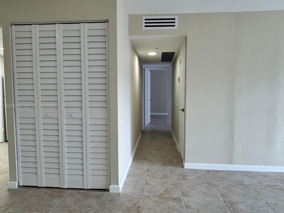 For Rent: $2,595 (2 beds, 2 baths, 1200 Square Feet)