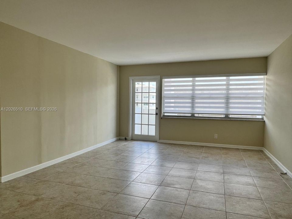 For Rent: $2,595 (2 beds, 2 baths, 1200 Square Feet)