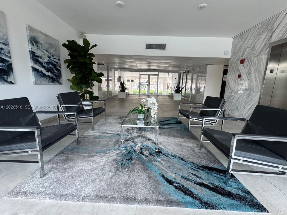 For Rent: $2,595 (2 beds, 2 baths, 1200 Square Feet)