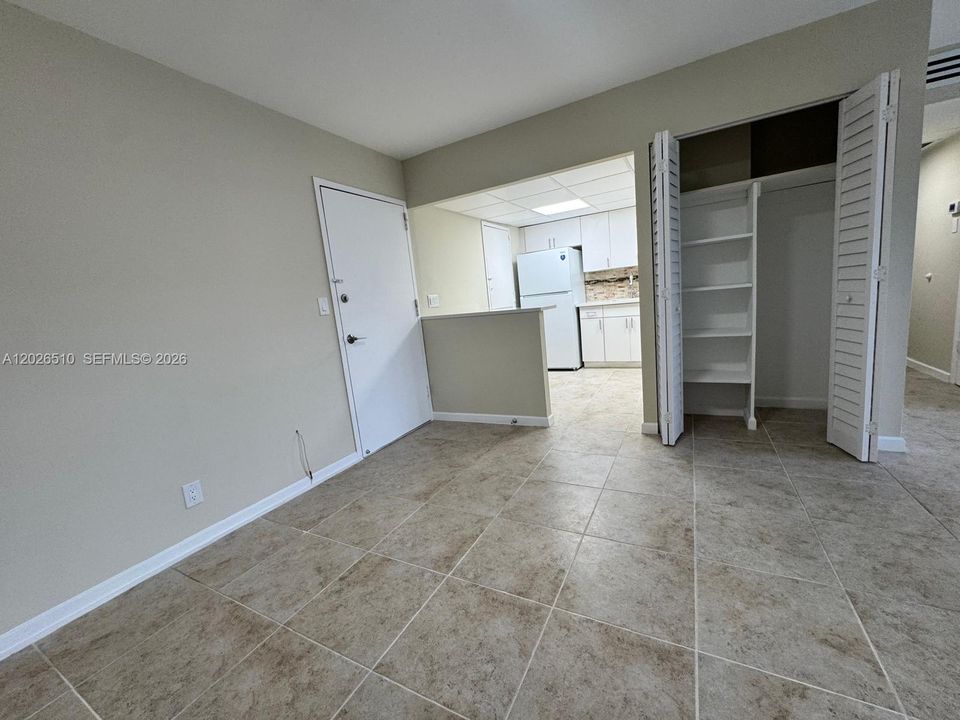 For Rent: $2,595 (2 beds, 2 baths, 1200 Square Feet)