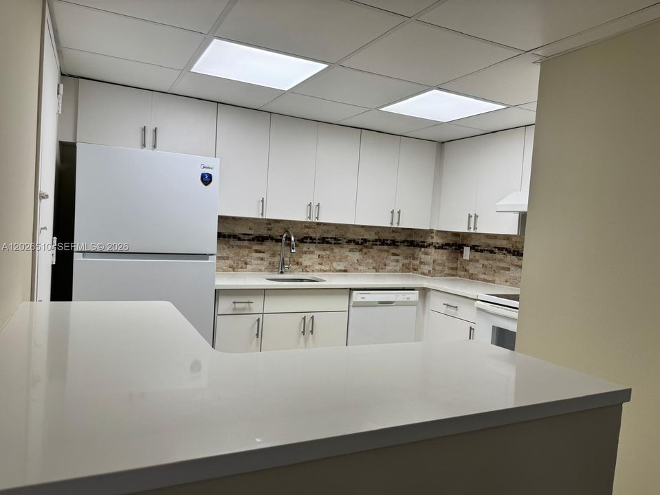 For Rent: $2,595 (2 beds, 2 baths, 1200 Square Feet)