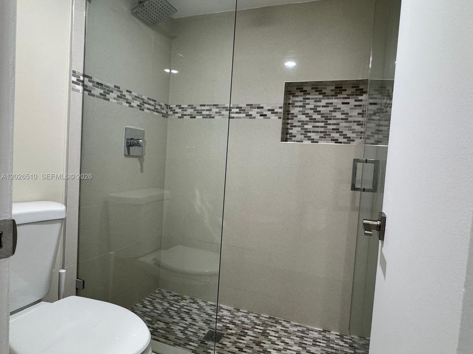 For Rent: $2,595 (2 beds, 2 baths, 1200 Square Feet)
