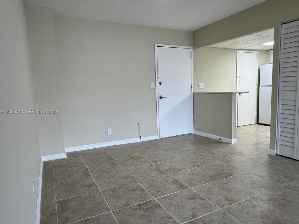 For Rent: $2,595 (2 beds, 2 baths, 1200 Square Feet)