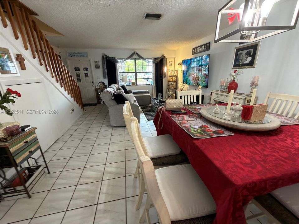 For Sale: $404,900 (2 beds, 2 baths, 1260 Square Feet)