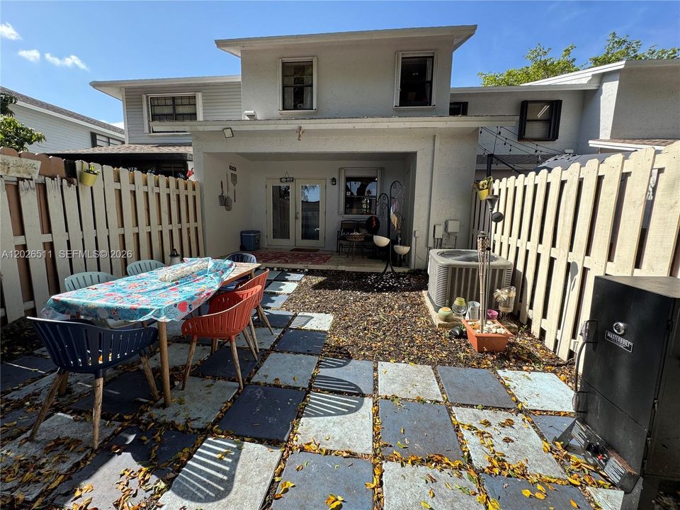 For Sale: $404,900 (2 beds, 2 baths, 1260 Square Feet)