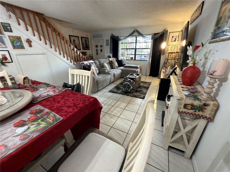 For Sale: $404,900 (2 beds, 2 baths, 1260 Square Feet)