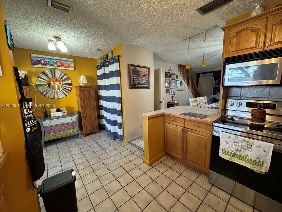 For Sale: $404,900 (2 beds, 2 baths, 1260 Square Feet)