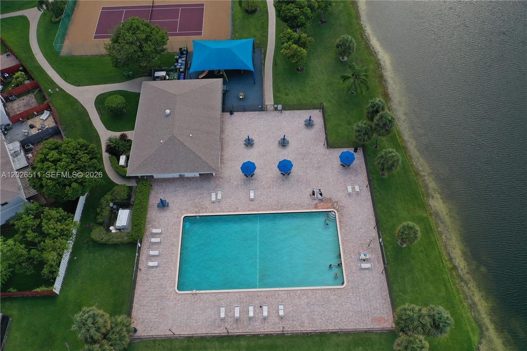 For Sale: $404,900 (2 beds, 2 baths, 1260 Square Feet)