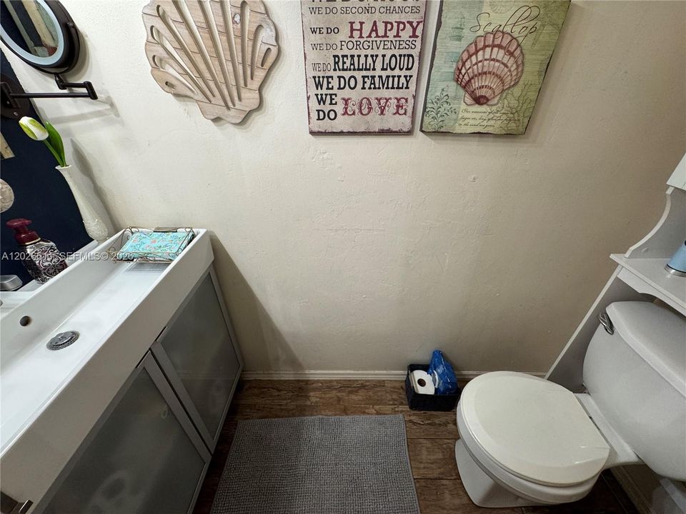 For Sale: $404,900 (2 beds, 2 baths, 1260 Square Feet)