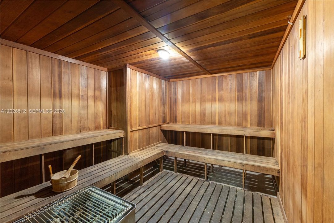 For Rent: $3,500 (1 beds, 1 baths, 1122 Square Feet)