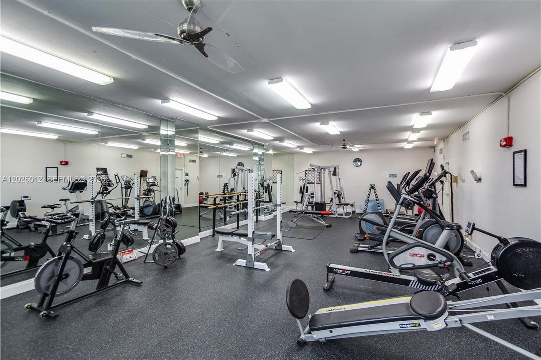 For Rent: $3,500 (1 beds, 1 baths, 1122 Square Feet)