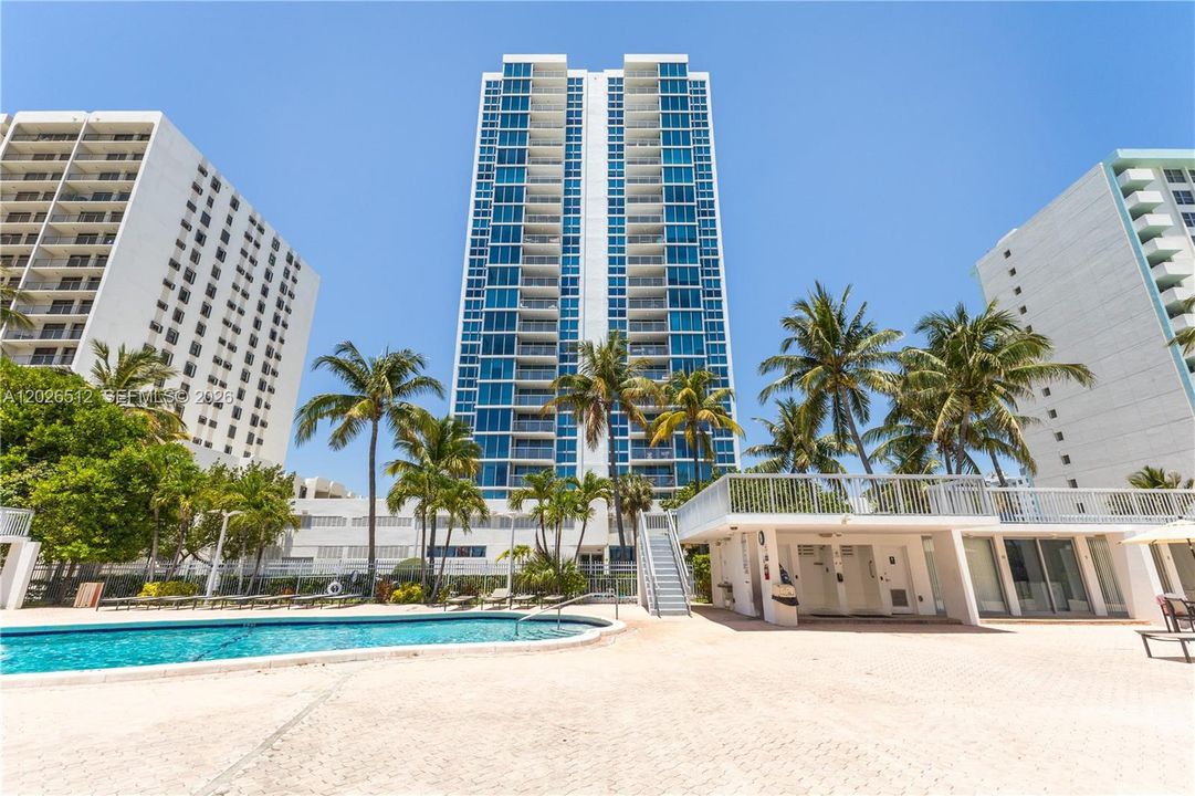 For Rent: $3,500 (1 beds, 1 baths, 1122 Square Feet)