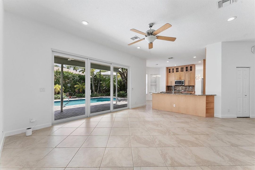 04-11525 NW 49th Court_004