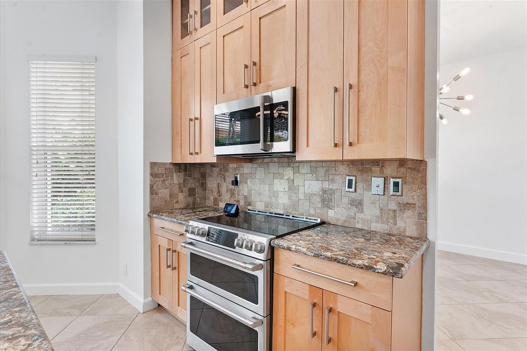 14-11525 NW 49th Court_014