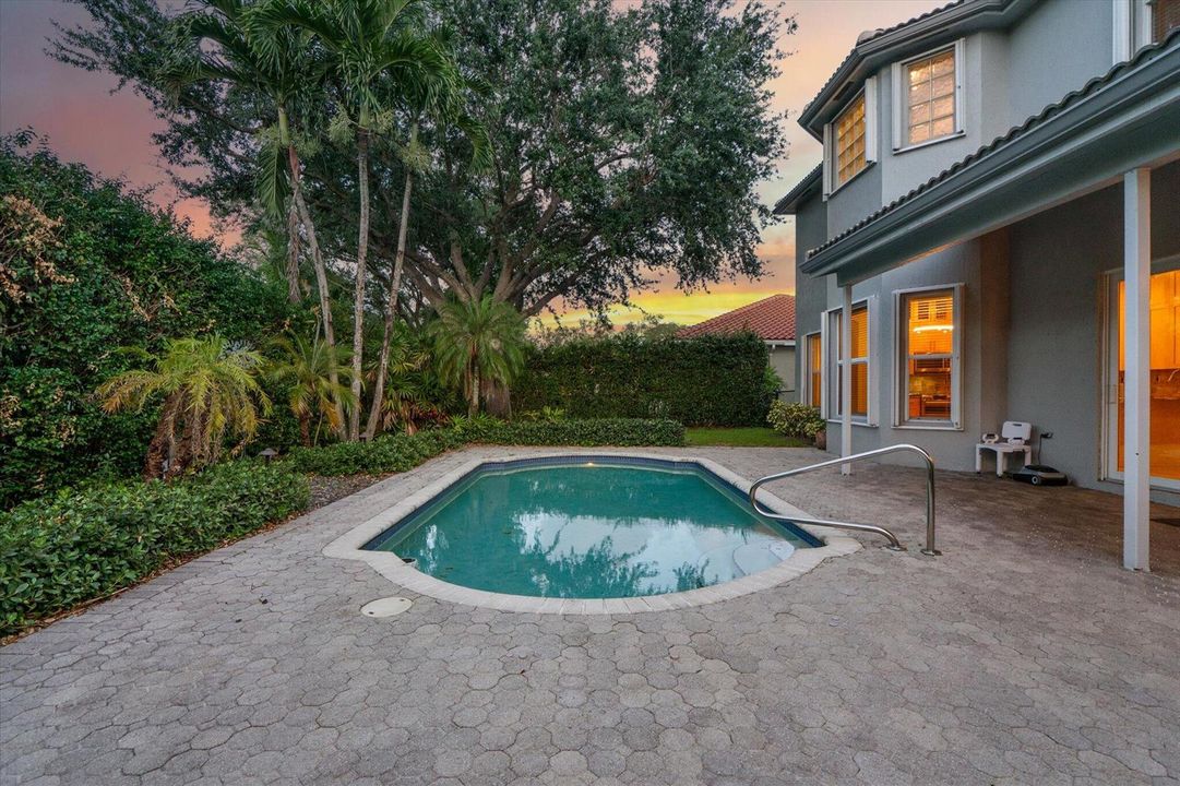 81-11525 Nw 49th Ct twilight_081