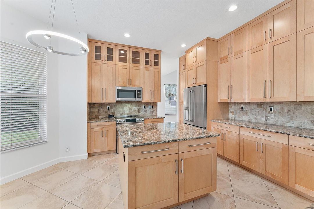 10-11525 NW 49th Court_010