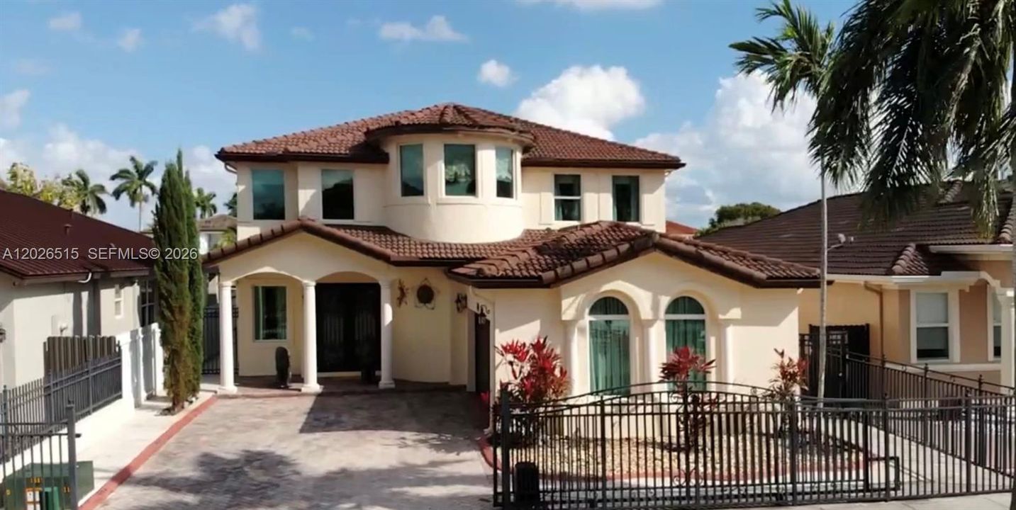 For Sale: $985,000 (4 beds, 3 baths, 2426 Square Feet)