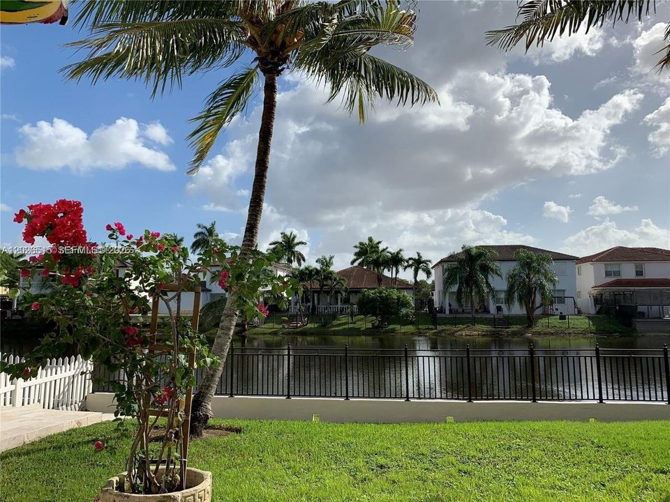 For Sale: $985,000 (4 beds, 3 baths, 2426 Square Feet)
